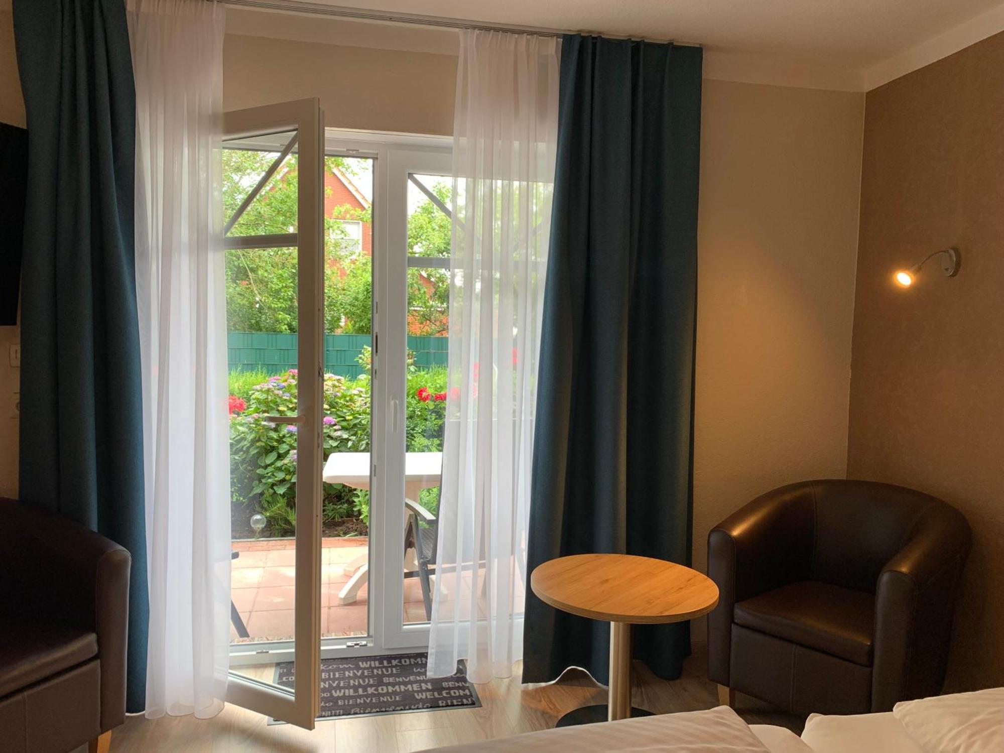 Hotel Pension Julia Norddeich  Esterno foto